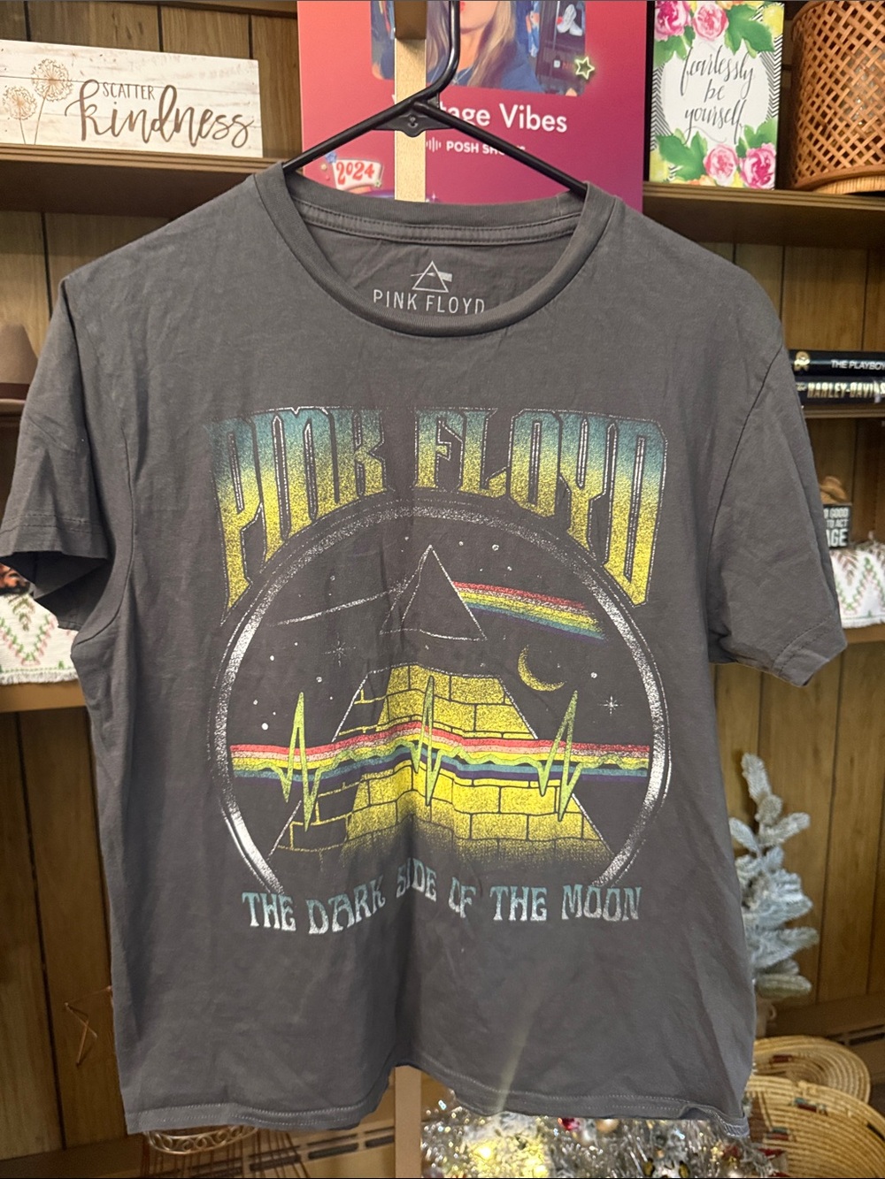 Pink Floyd Gray Short Sleeve Tee with Yellow & Rainbow Graphic